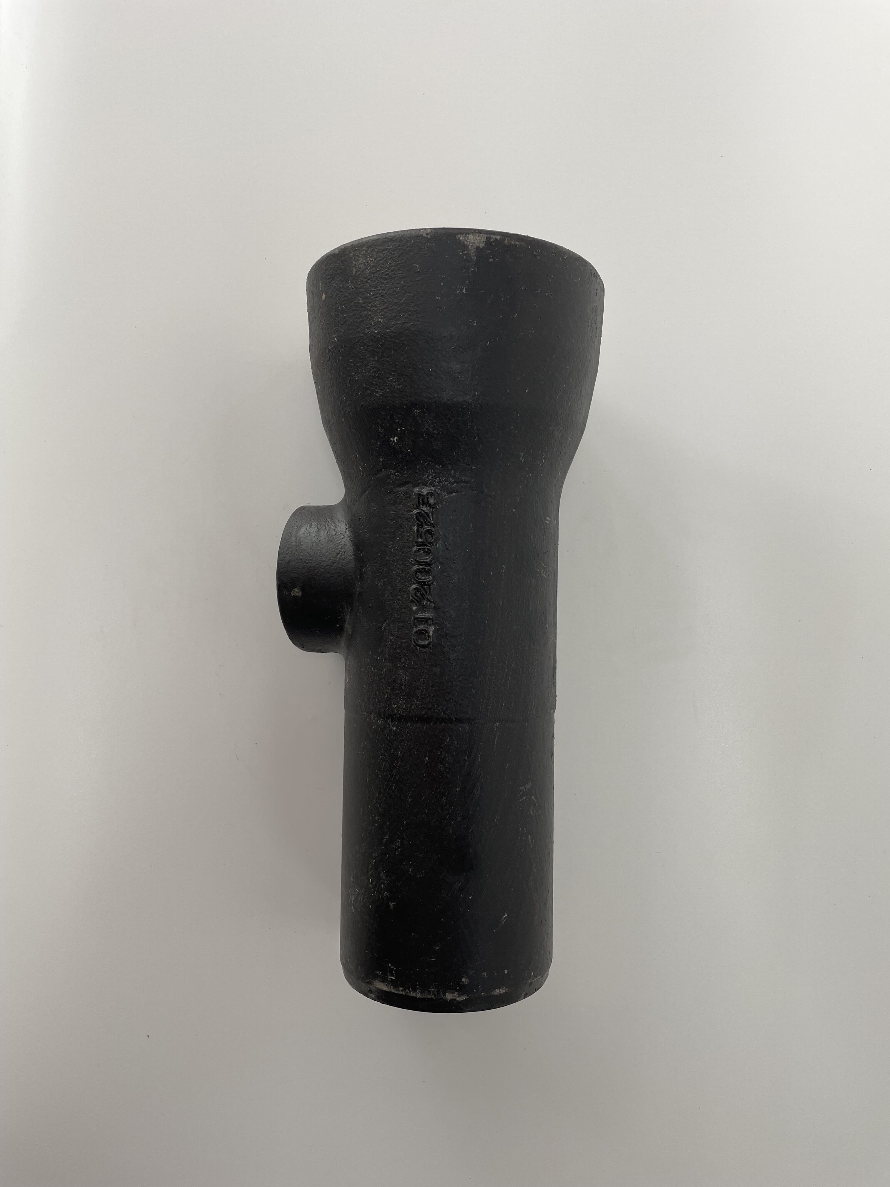 Socket screw tee